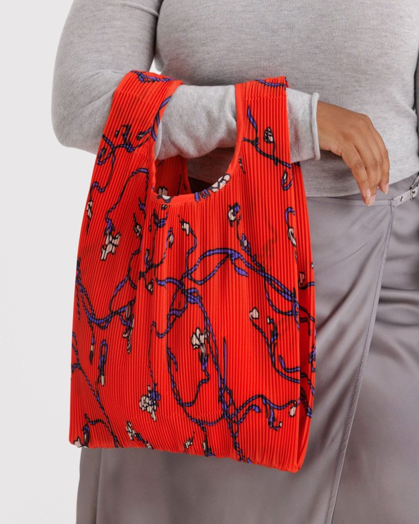 Pleated Baggu: Red Snapdragon